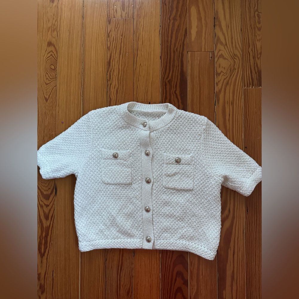 Goelia Cropped Sweater With Gold Buttons